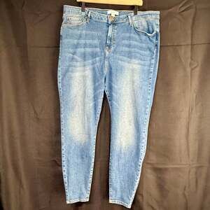 Forever 21+ Women’s Jeans Size 18 Blue Skinny‎ Straight Leg Denim